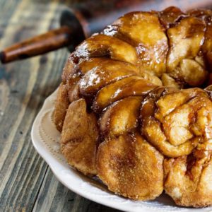 easy sticky buns with canned biscuits