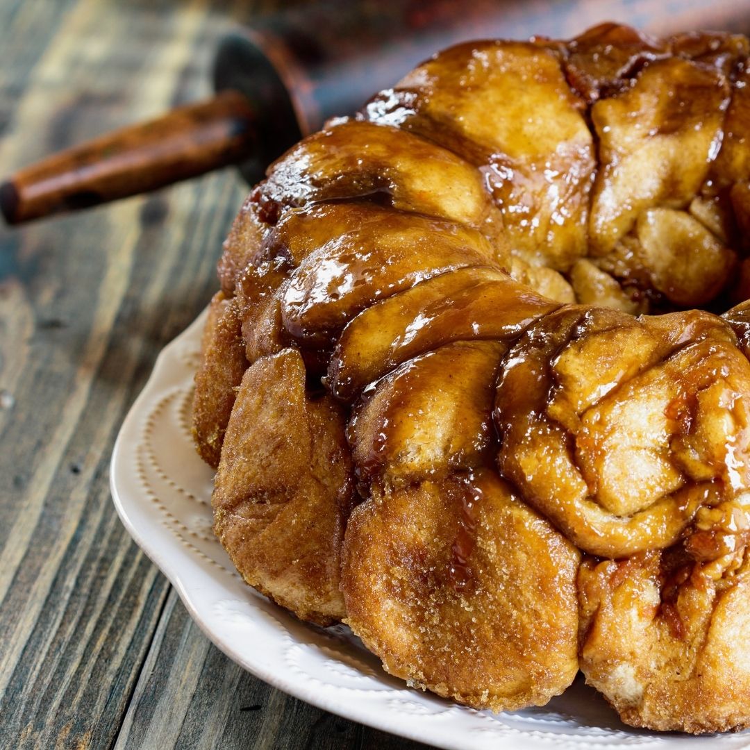 easy sticky buns with canned biscuits